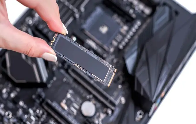 مقایسه تکنولوژی NVMe و SATA